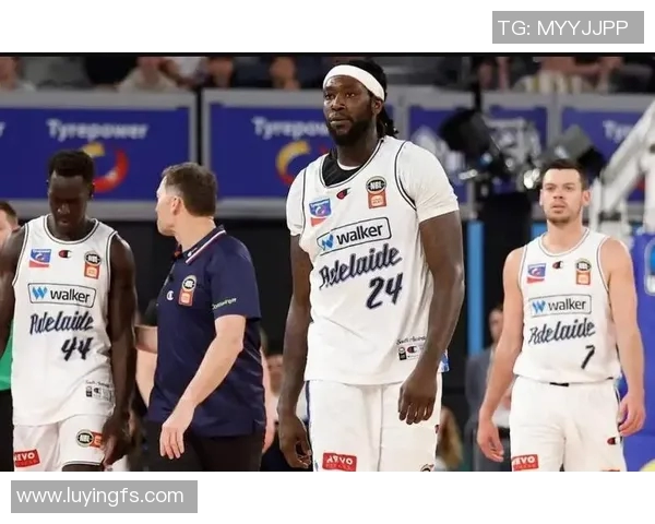 哈雷尔在对阵灰熊的比赛中展现出色表现助力球队争胜 哈雷尔在对阵灰熊的比赛中展现出色表现助力球队争胜