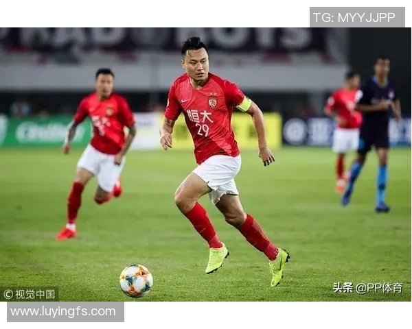 恒大与天津泰达激战在即球迷期待精彩对决与新战术亮相