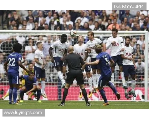 比尼斯纳勒与河床的精彩对决揭示足球战术与团队合作的魅力