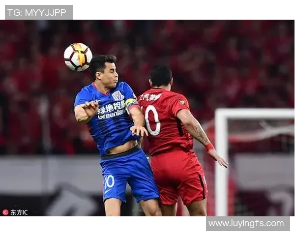 申花与上港的史诗对决揭开传奇篇章足球盛宴再度上演 申花与上港的史诗对决揭开传奇篇章足球盛宴再度上演