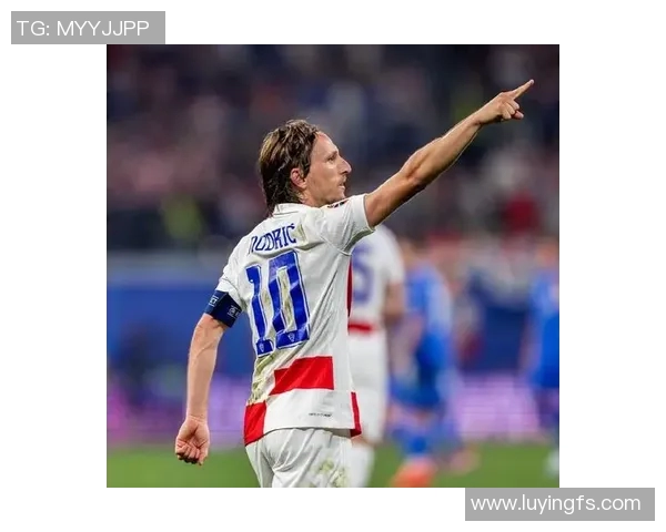 莫德里奇：足球场上的魔术师与传奇人生的完美交织