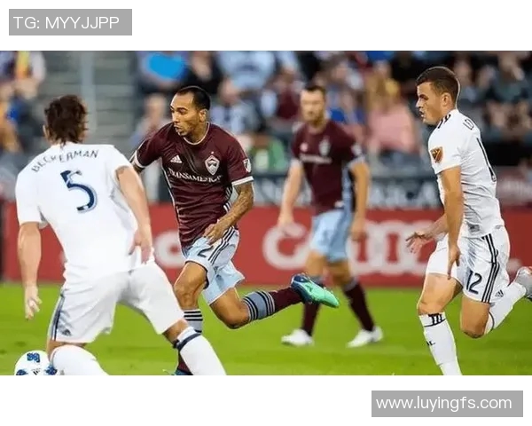 美职足精彩对决休斯顿队迎战急流队全力争胜展现实力