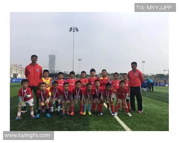 重庆足球队荣登足球比赛经验排行榜第三名引发热议 重庆足球队荣登足球比赛经验排行榜第三名引发热议